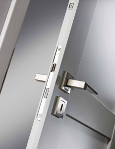 Uksepiidad ja lisatarvikud